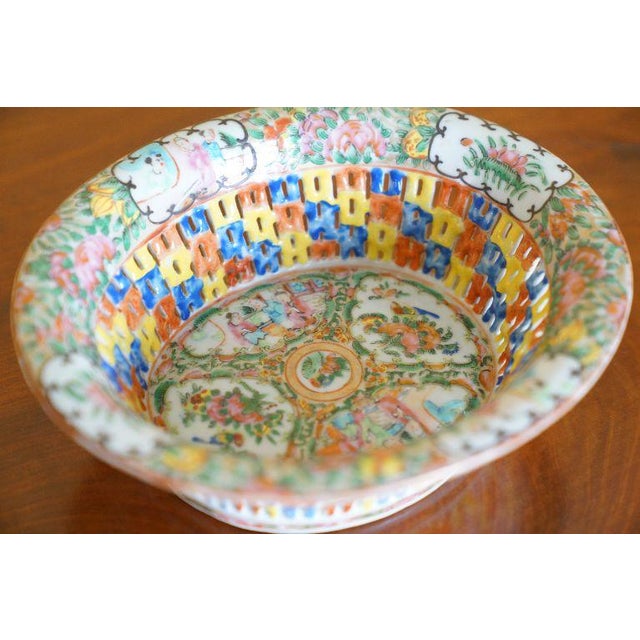 Chinese Chinese Canton Famille Rose Reticulated Basket Bowl With Floral and Figural Decoration For Sale - Image 3 of 12