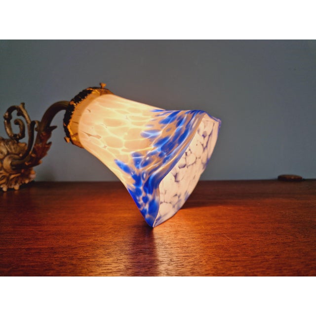 Wall Light in Gilded Bronze and Blue and White Speckled Glass, Early 20th Century For Sale - Image 4 of 15