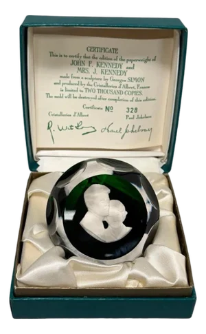 Cristal d'Albret France JFK Jackie Kennedy Sulphide Paperweight Faceted Green