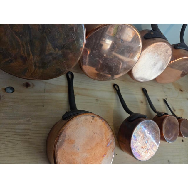 Late 19th Century French Copper Pots With Iron Handles - Set of 8 For Sale - Image 4 of 5