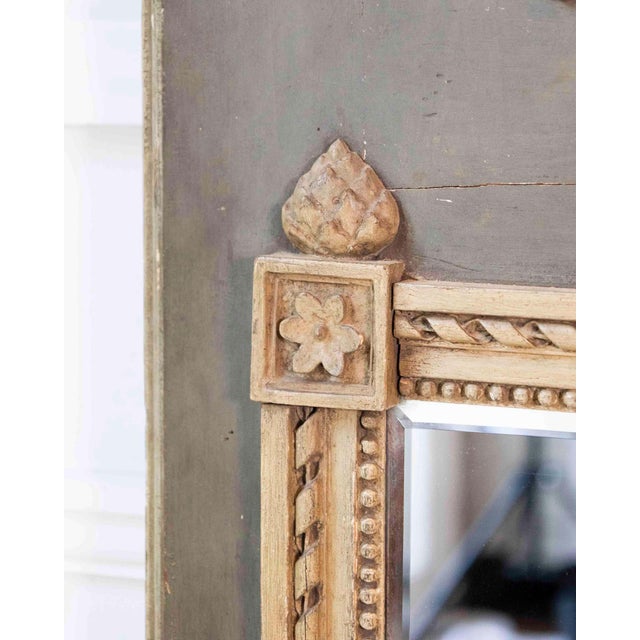 Wood 18th Century Beautiful Louis XVI period trumeau in grey-green painted wood For Sale - Image 7 of 10