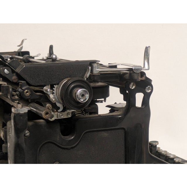 Black 1938 Model 6 Underwood Typewriter For Sale - Image 8 of 11