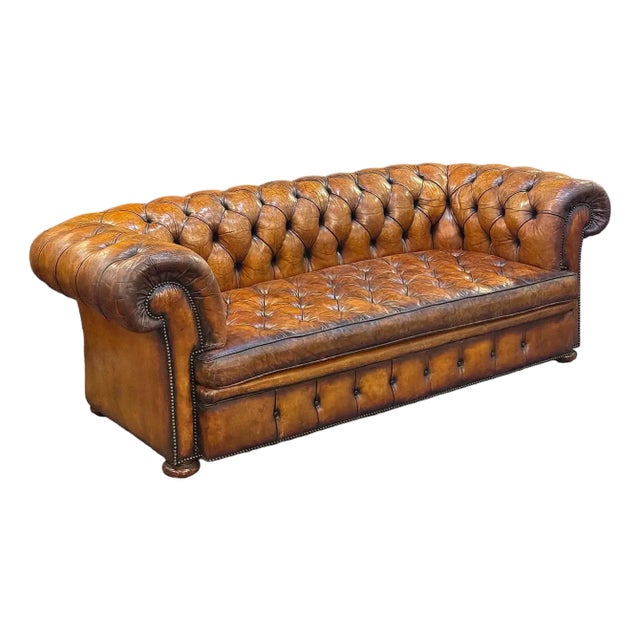 Large English Chesterfield Sofa of Tufted Leather From the Edwardian Era For Sale
