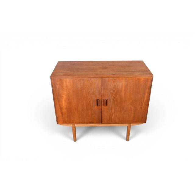 Søborg Møbler Mid 20th Century Børge Mogensen Teak + Oak Cupboard / Credenza For Sale - Image 4 of 6