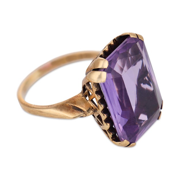 Vintage 10.80 Carat Amethyst 10k Yellow Gold Ring, Size 7.25 For Sale - Image 4 of 6