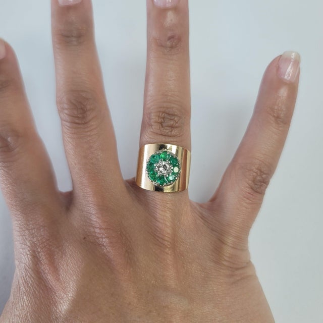 ♥ Product Summary ♥ Main Stone: Emerald & Diamond Band Material: 14k Yellow Gold Diamond Color: H Diamond Clarity: VS2...