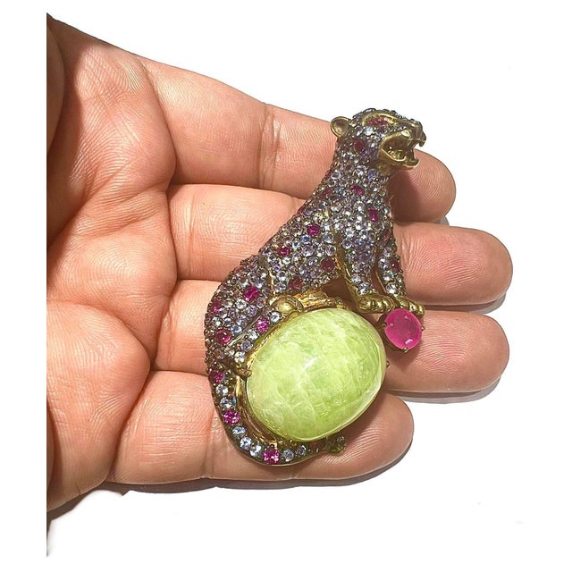 Bochic "Orient" Natural Ruby, Sapphire & Green Jade Brooch or Pendent Set In 18K For Sale In New York - Image 6 of 18