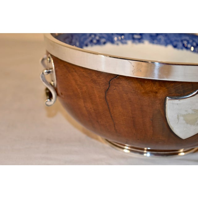 1900 - 1909 Circa 1900 English Treen Bowl With Servers For Sale - Image 5 of 8