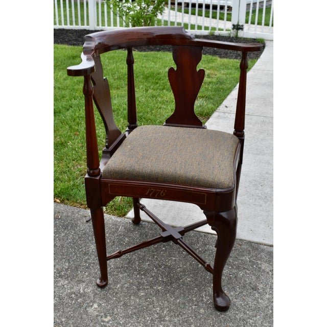 Vtg. Solid Mahogany Queen Anne Style Bicentennial Corner Chair For Sale In Philadelphia - Image 6 of 6