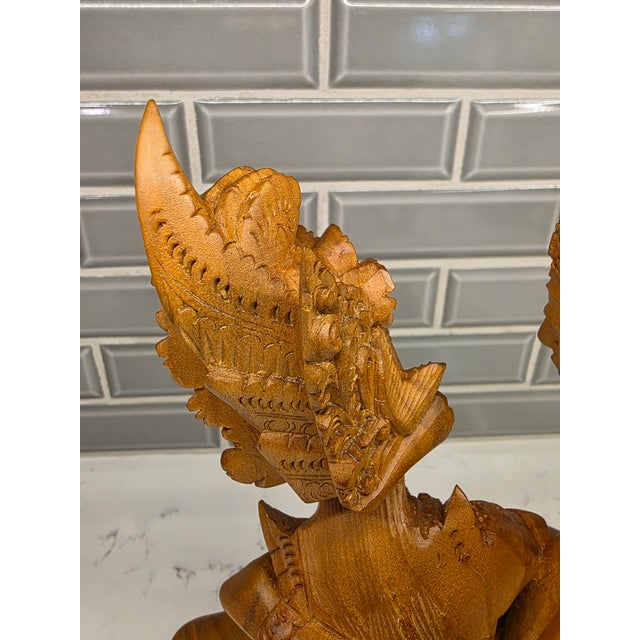 Late 20th-Century Balinese Modernist Rama & Sita – 11.5-Inch Wood Carving [User] For Sale - Image 10 of 12