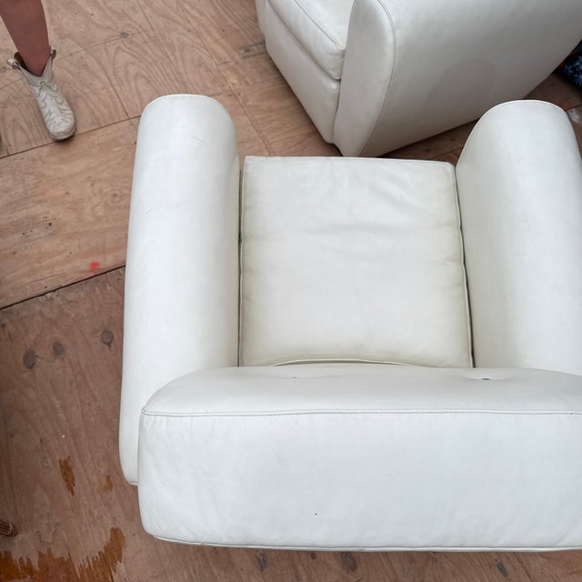 Pair of Vintage White Leather Ralph Lauren Club Chairs For Sale - Image 10 of 11