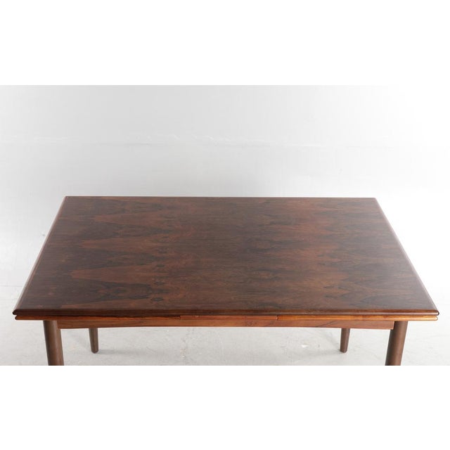 Height: 75 cm. Width: 131 - 231 cm. Depth: 87 cm. Condition Appears with common age and usage traces, including scratches...