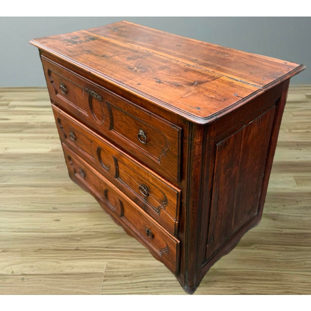 18th C. French Provincial Louis XV Style Walnut Commode For Sale - Image 4 of 12