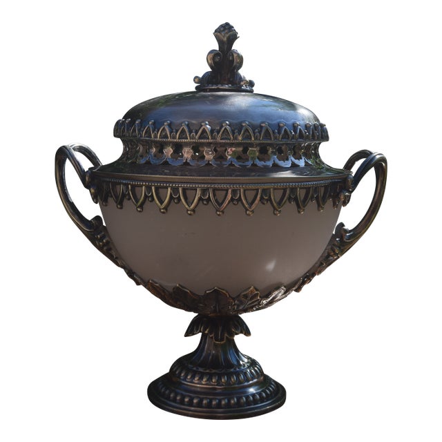 1890s Late Victorian English Silverplate & Frosted Glass Covered Candy Dish For Sale