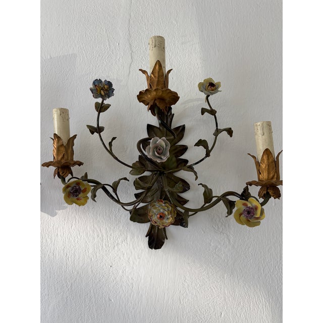 Late 19th Century 19th Century Big Italian Tole and Porcelain Flowers Polychrome Sconces 3 Lights For Sale - Image 5 of 10