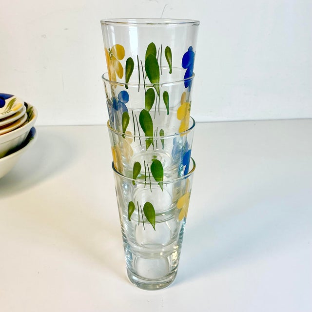 1980s Vintage Coastal Mediterranean Italian Daisy Flora Dinnerware - Set of 17. For Sale - Image 16 of 17