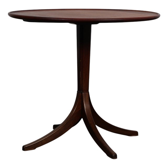 Vintage Round Coffee Table in Mahogany by Frits Henningsen, Denmark, 1950s For Sale