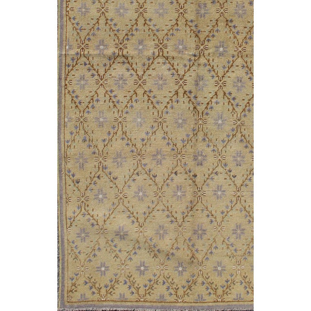 Traditional Vintage Turkish Oushak Rug With Lattice Blossom Design in Camel and Lavender 4′10″ × 8′5″ For Sale - Image 3 of 8