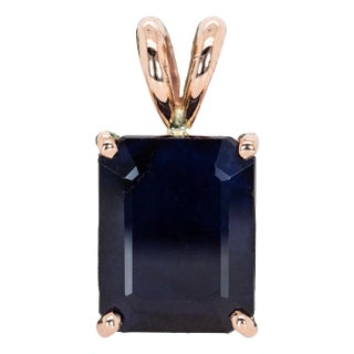 3.3cts, 10x8mm - Midnight Blue Sapphire Solitaire Pendant in Solid 14k Rose Gold For Sale