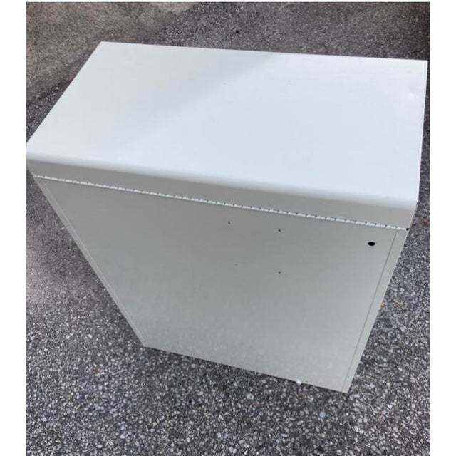 Vintage Mid-Century Modern Industrial Eggshell Metal Medical Cabinet For Sale - Image 9 of 10