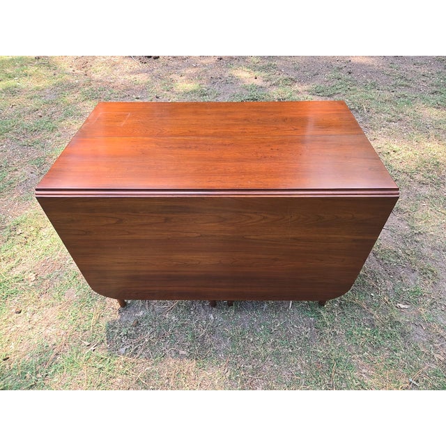 1990s Wooden Henkel Harris Cherry Dining Table Virginia Galleries Gate Leg Drop Leaf Table For Sale - Image 10 of 17