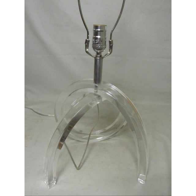 Mid-Century Lucite Pretzel Lamp by Dorothy Thorpe For Sale - Image 9 of 16
