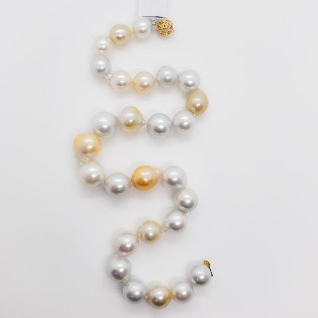 Estate White and Yellow South Sea Pearl Necklace with Diamond Clasp For Sale - Image 10 of 11
