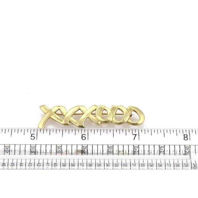 Tiffany and Co. Tiffany & Co. Picasso 18k Yellow Gold XXOO Brooch Pin For Sale - Image 4 of 4