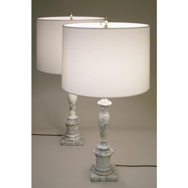 Off-white 1960s Large Matched Pair Neo Classic Hollywood Regency Modern Carrara Marble Tuscan Column Style Table Lamps For Sale - Image 8 of 11