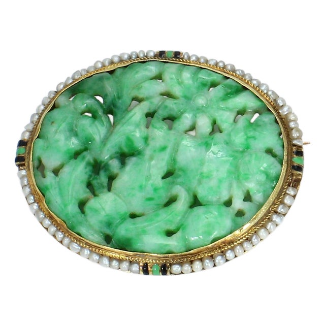 Mid 20th Century 14k Gold Brooch With Green Jade and Pearl Border For Sale