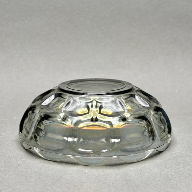 Vintage Federal Glass “Colonial Yorktown” Smoke Carnival Glass Bowl For Sale In New York - Image 6 of 7