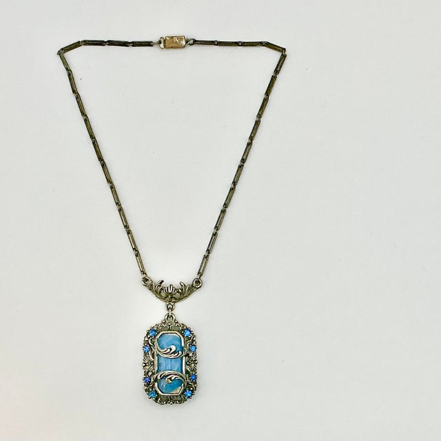 Metal 1920s Antique Art Deco Art Nouveau Blue Glass & Silver Tone Pendant Necklace, 14.5”. For Sale - Image 7 of 12