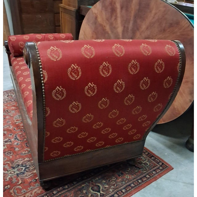 Empire Restoration Style Chaise Longue or Recamier in Flame Mahogany For Sale - Image 4 of 8