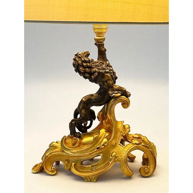 Bronze Lamp with Curled Leaf Gilded Base and Standing Lion For Sale - Image 3 of 11