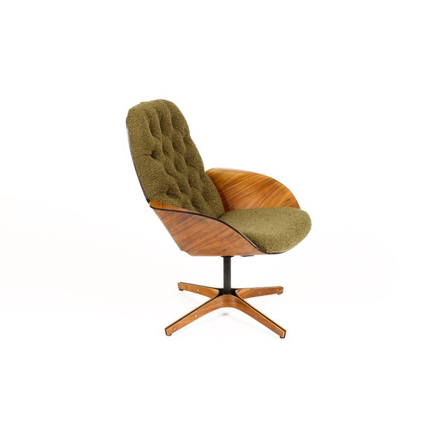 1960s Vintage Mid Century Plycraft Walnut George Mulhauser Lounge Chair— Mrs. Chair — Olive Bouclé For Sale - Image 5 of 13
