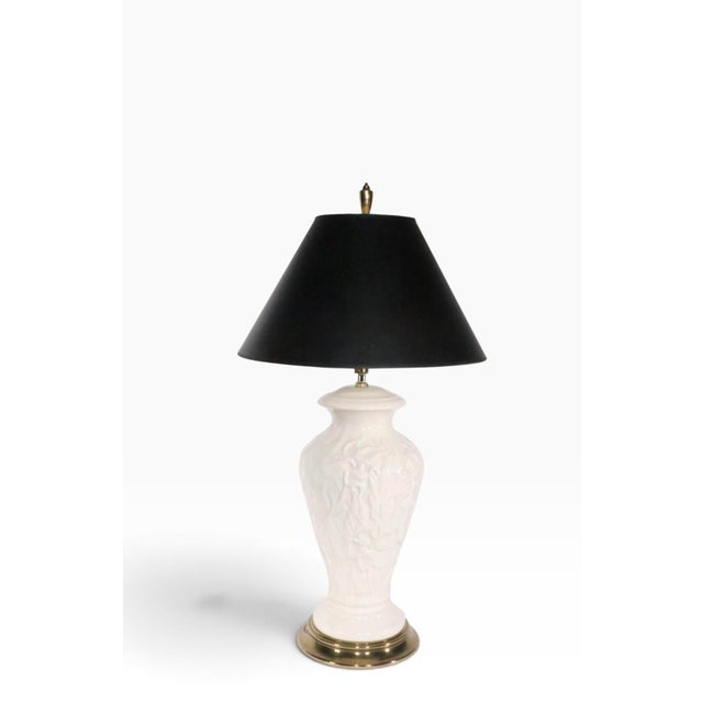 Late 20th Century Decorative White Ceramic Raised Foliate Design Table Lamp For Sale - Image 12 of 18