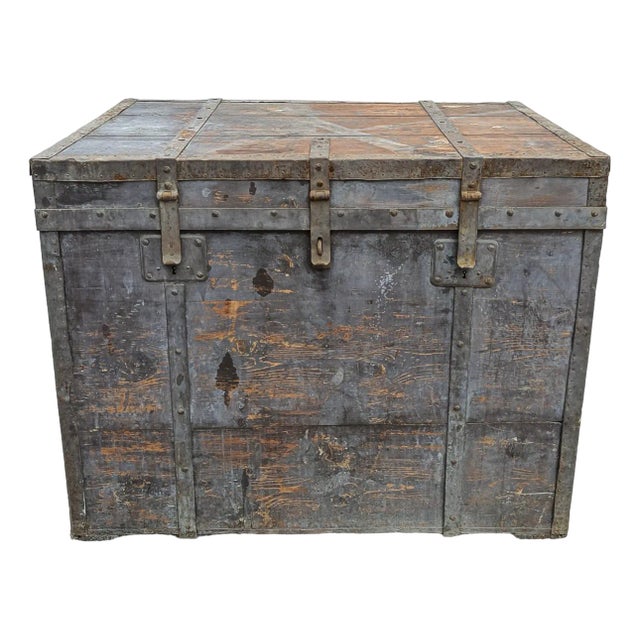 Early 20th Century Fir Trunk For Sale