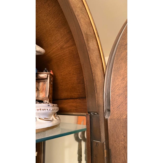 Wood 1970s Mastercraft Style Arched Burl Wood Brass Glass Lighted Display Curio Cabinet For Sale - Image 7 of 11