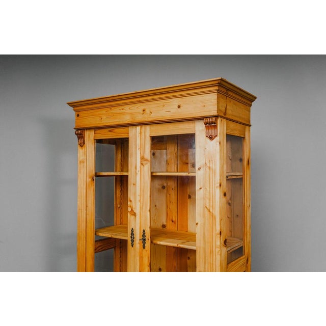 Display Cabinet in Pine, 1800s For Sale - Image 15 of 18