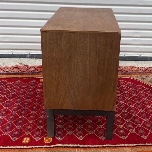 Wood Mid-20th Century Harvey Probber Style 3 Drawer Small Chest For Sale - Image 7 of 9