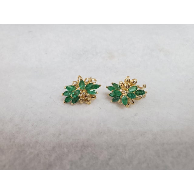 Emerald Cluster Floral Earrings 14k Yellow Gold, 2 Pieces For Sale - Image 4 of 5