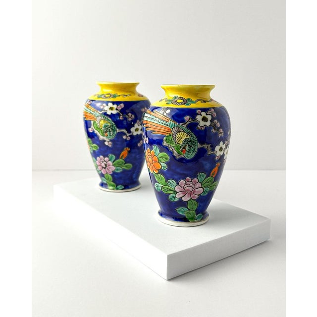 Japanese Chinoiserie Style Blue and Yellow Porcelain Bud Vases, 1960s, Set of 2 For Sale - Image 4 of 8