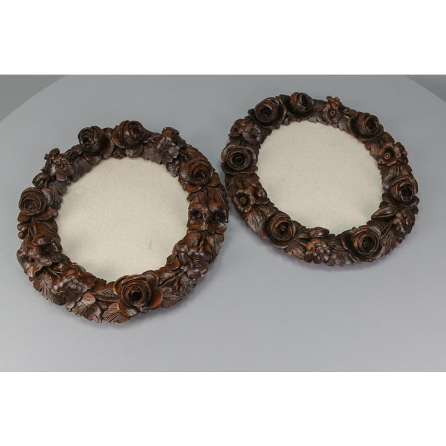 1920s Oval Carved Walnut Picture Frames with Flowers, 1920s, Set of 2 For Sale - Image 5 of 18