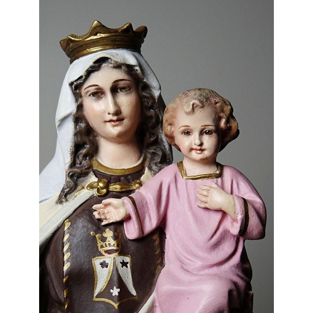 Stucco Statuette of Our Lady of Mount Carmel from Olot, 1920-1930 For Sale - Image 6 of 16