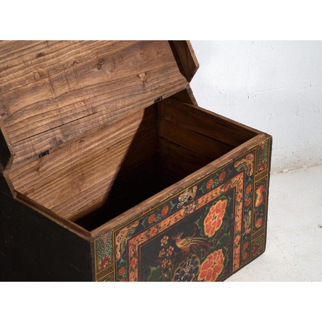 Antique Chinese Painted Trunk For Sale - Image 4 of 11