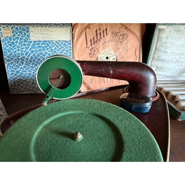 Bingola III Phonograph with Children's Records, 1920s For Sale - Image 9 of 10