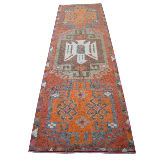 Vintage Turkish Runner Rug – Handwoven Wool in Boho Tribal Anatolian Motif For Sale - Image 9 of 12