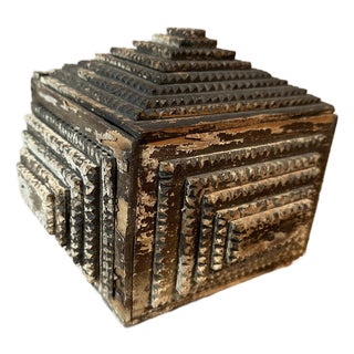 Early 20th Century Square Tramp Art Hinged Lidded Box For Sale
