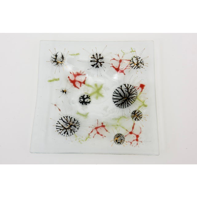 1950s Mid Century Modern Higgins Fused Glass Bowl With Hanging Man Signature., 1950's For Sale - Image 5 of 11