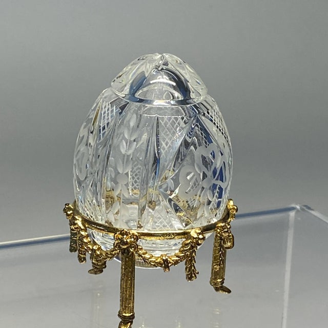 1980s Faberge Clear Cut Crystal Petite Egg Paper Weight Signed and Numbered With Stand For Sale - Image 4 of 11